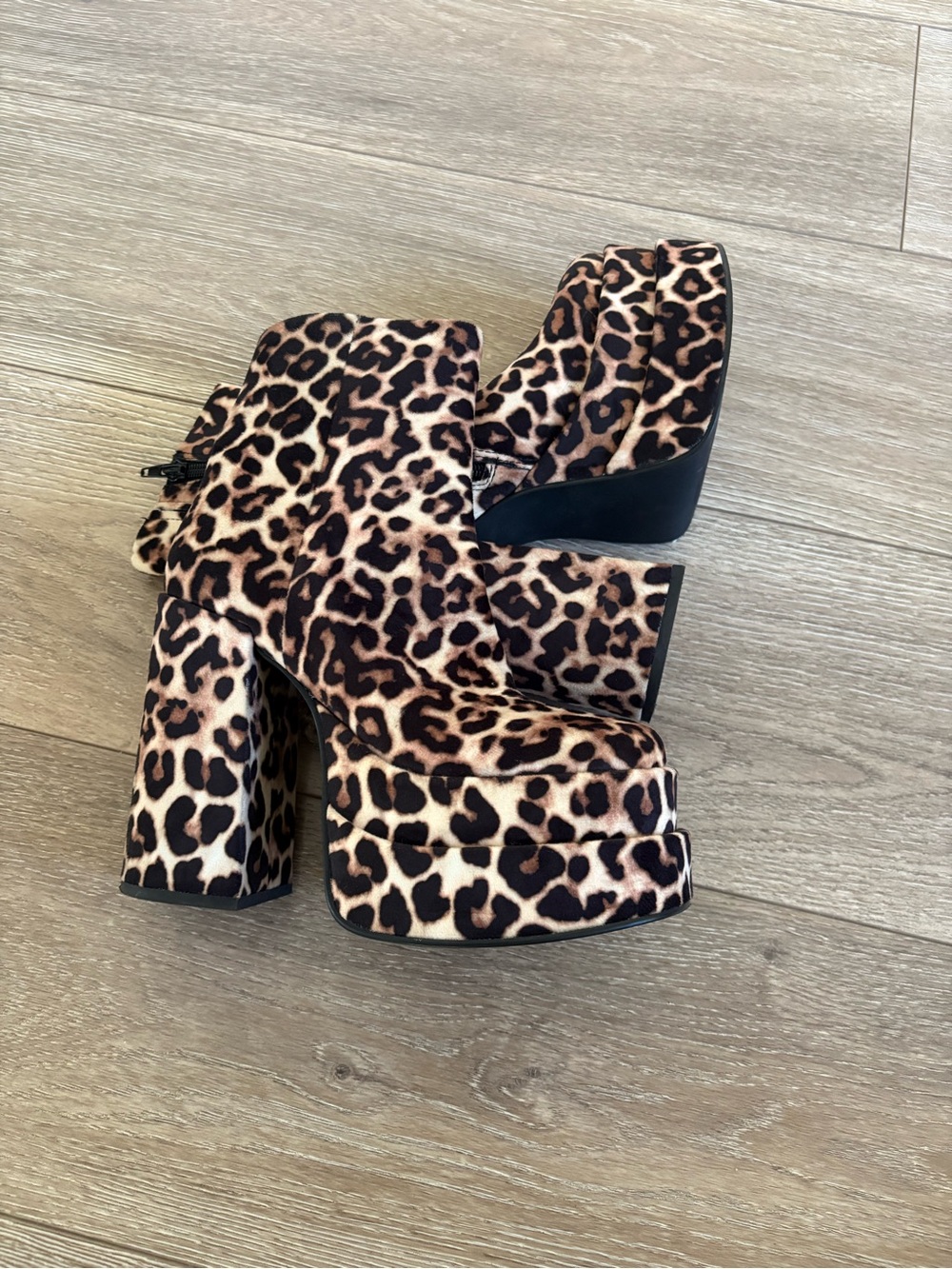 Steve Madden Cobra Leopard Platform Boots Y2K Size 6